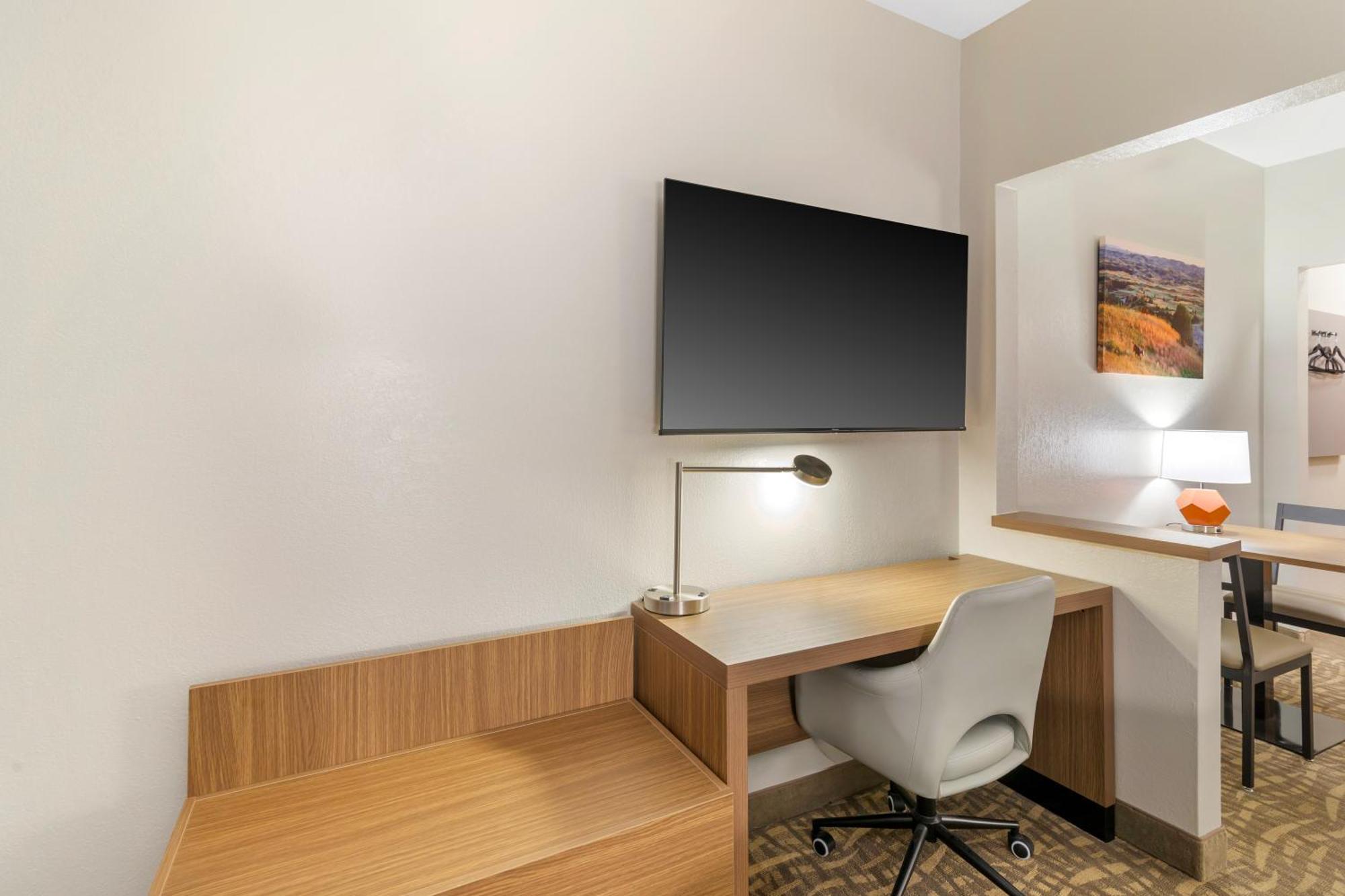Everspring Suites Bismarck Eksteriør billede