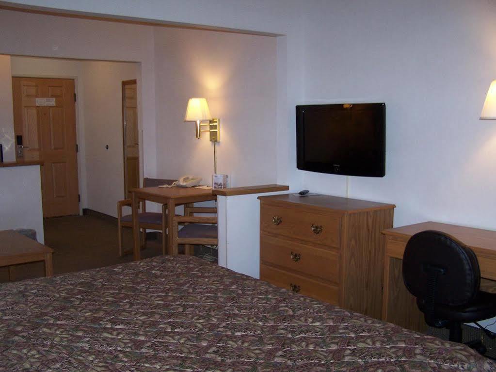 Everspring Suites Bismarck Eksteriør billede